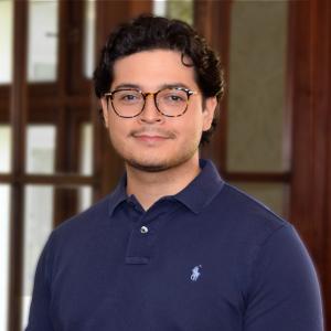 Carlos Nava Headshot