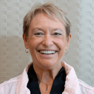 Kathy Kwiat-Hess headshot