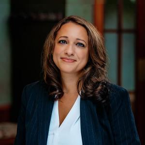 Lisa DeLang Headshot