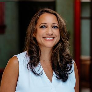 Lisa DeLang Headshot
